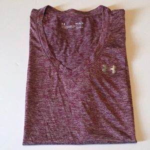 Woman Under Armour short sleeve